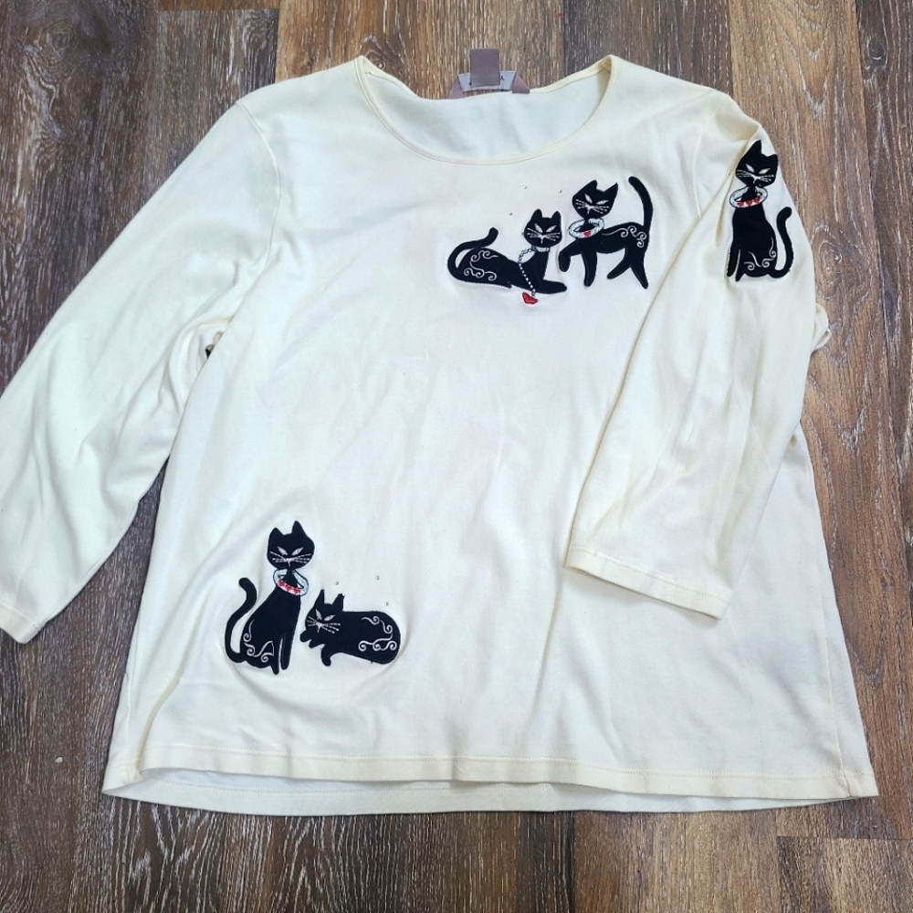 TanJay Siamese Cat Embroidered Top Women's Size Large